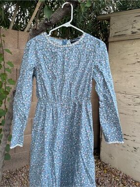 Blue Floral Lace-Trim maxi Dress